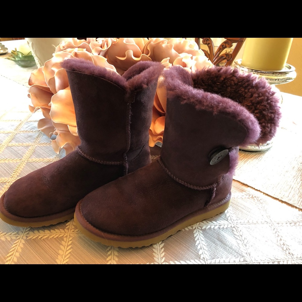 Uggs - Women’s Sz 6 - Aubergine - Picture 2 of 8
